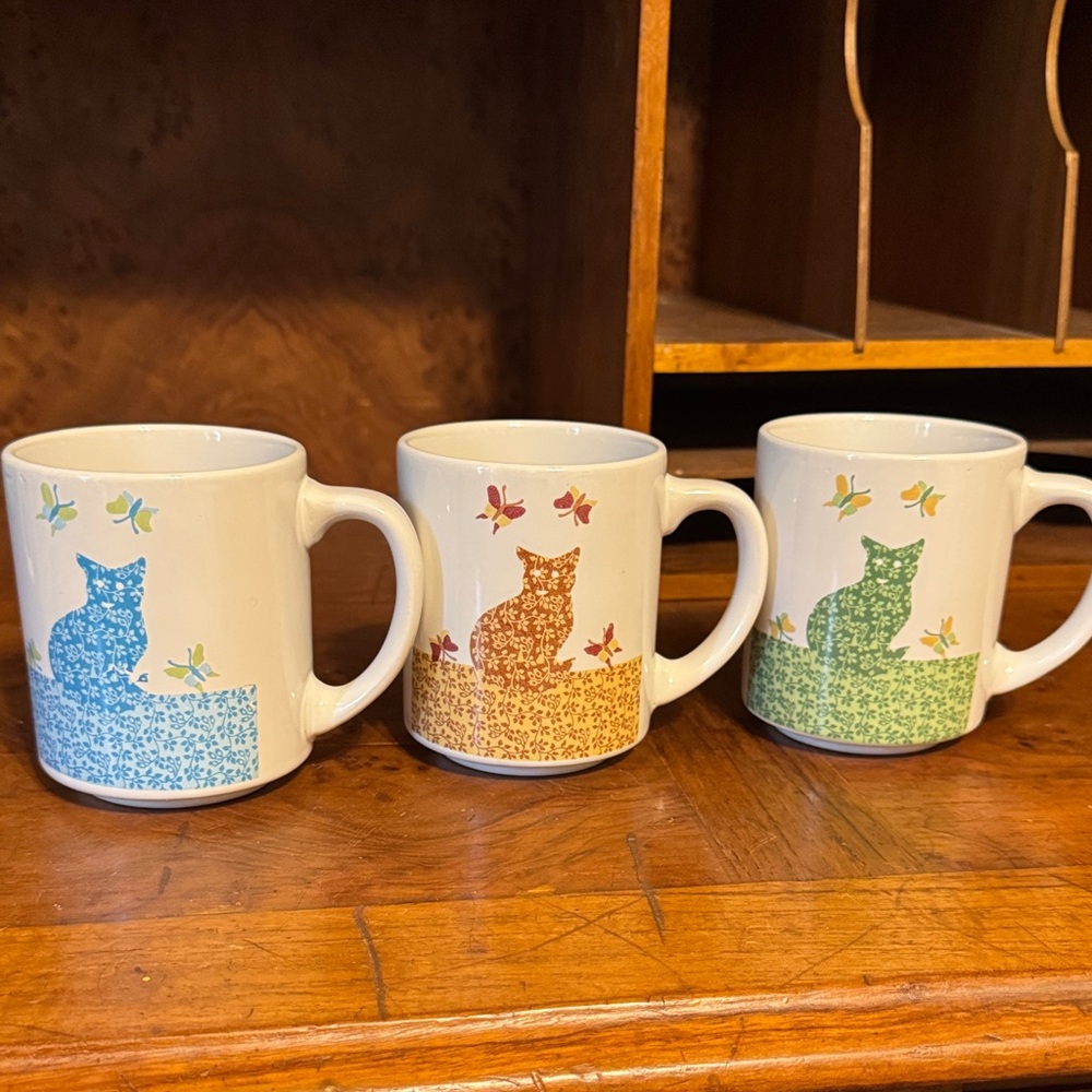 Vintage set of 3 Calico Cat Mugs Set